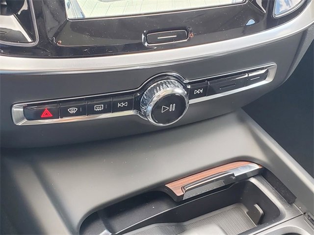 New 2026 Volvo V60 B5 Cross Country Plus w/ Protection Package Premier image 22