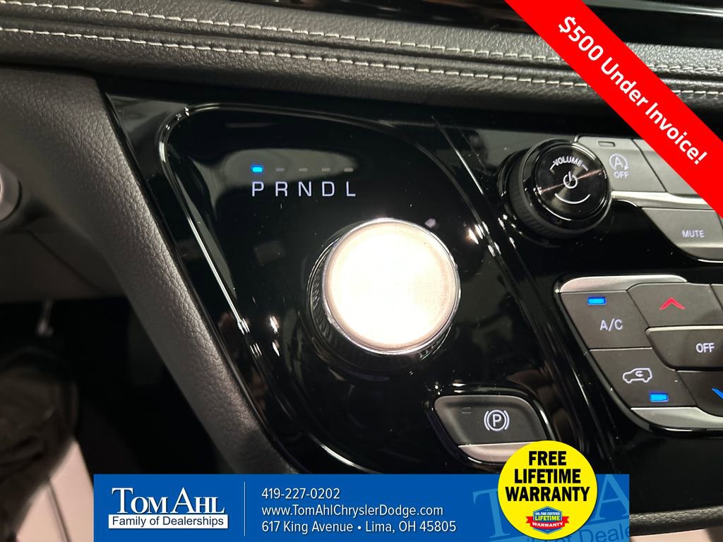 New 2026 Chrysler Pacifica Select image 18