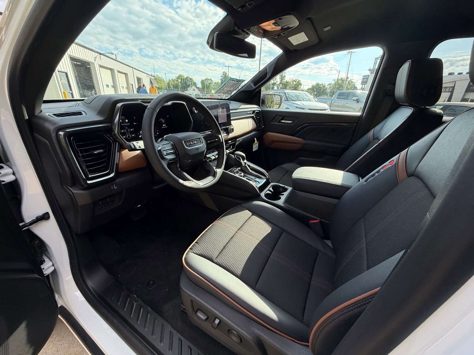 New 2026 GMC Canyon AT4 AWD/4WD image 10