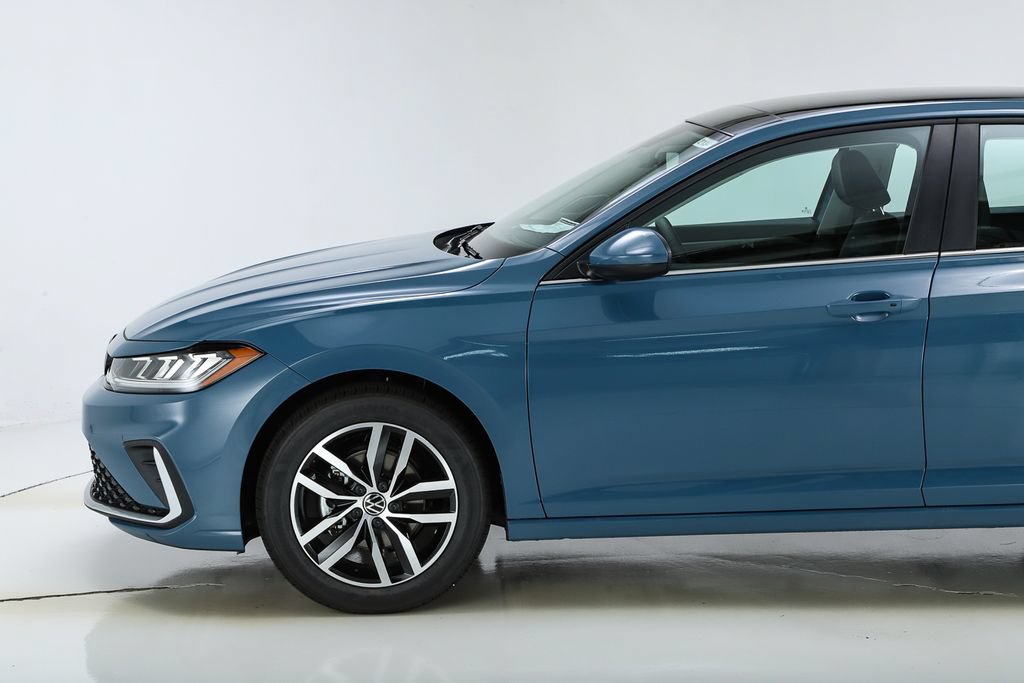 New 2026 Volkswagen Jetta SE FWD image 3