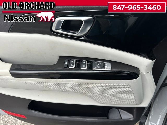 Used 2024 Kia Carnival EX FWD image 9