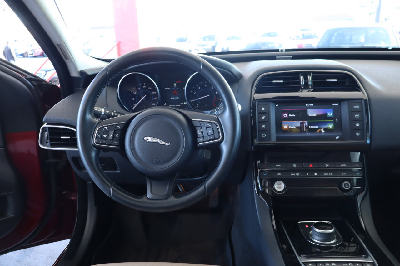 Used 2017 Jaguar XE image 17