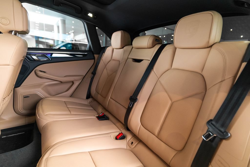 New 2026 Porsche Macan AWD/4WD image 36