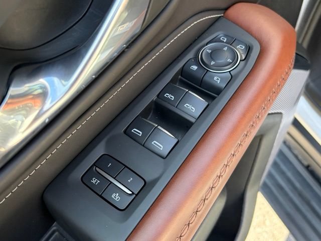 Used 2024 GMC Yukon XL Denali Ultimate AWD/4WD image 12