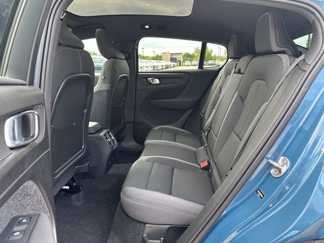 Certified 2023 Volvo C40 Recharge Core AWD/4WD image 13