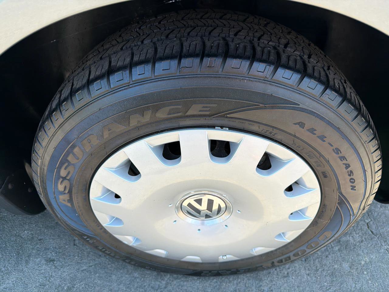 Used 2004 Volkswagen Passat GL FWD image 15