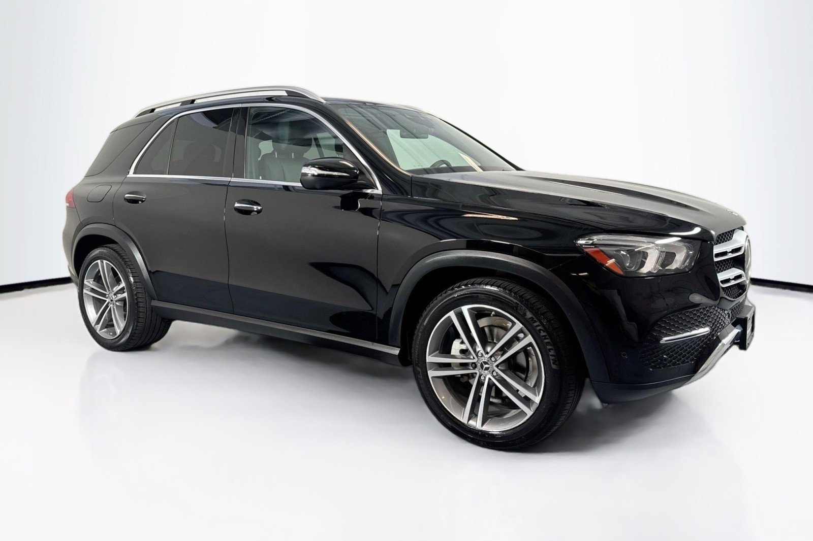 Used 2022 Mercedes-Benz GLE 350 4MATIC image 3