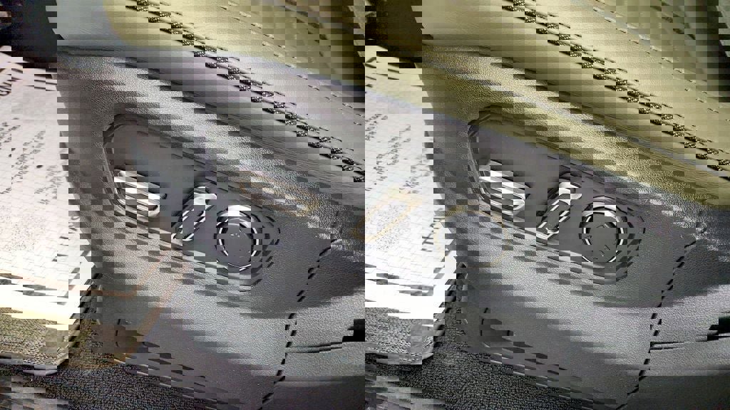 Used 2023 Rivian R1T Adventure image 12