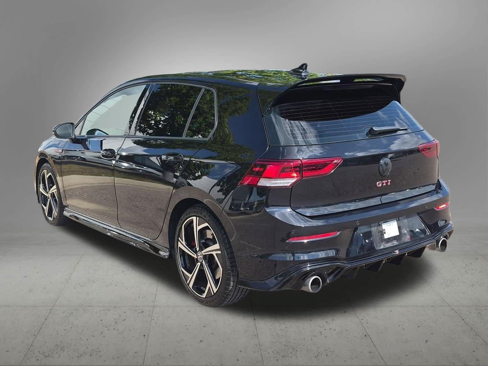 Used 2024 Volkswagen GTI SE FWD image 4