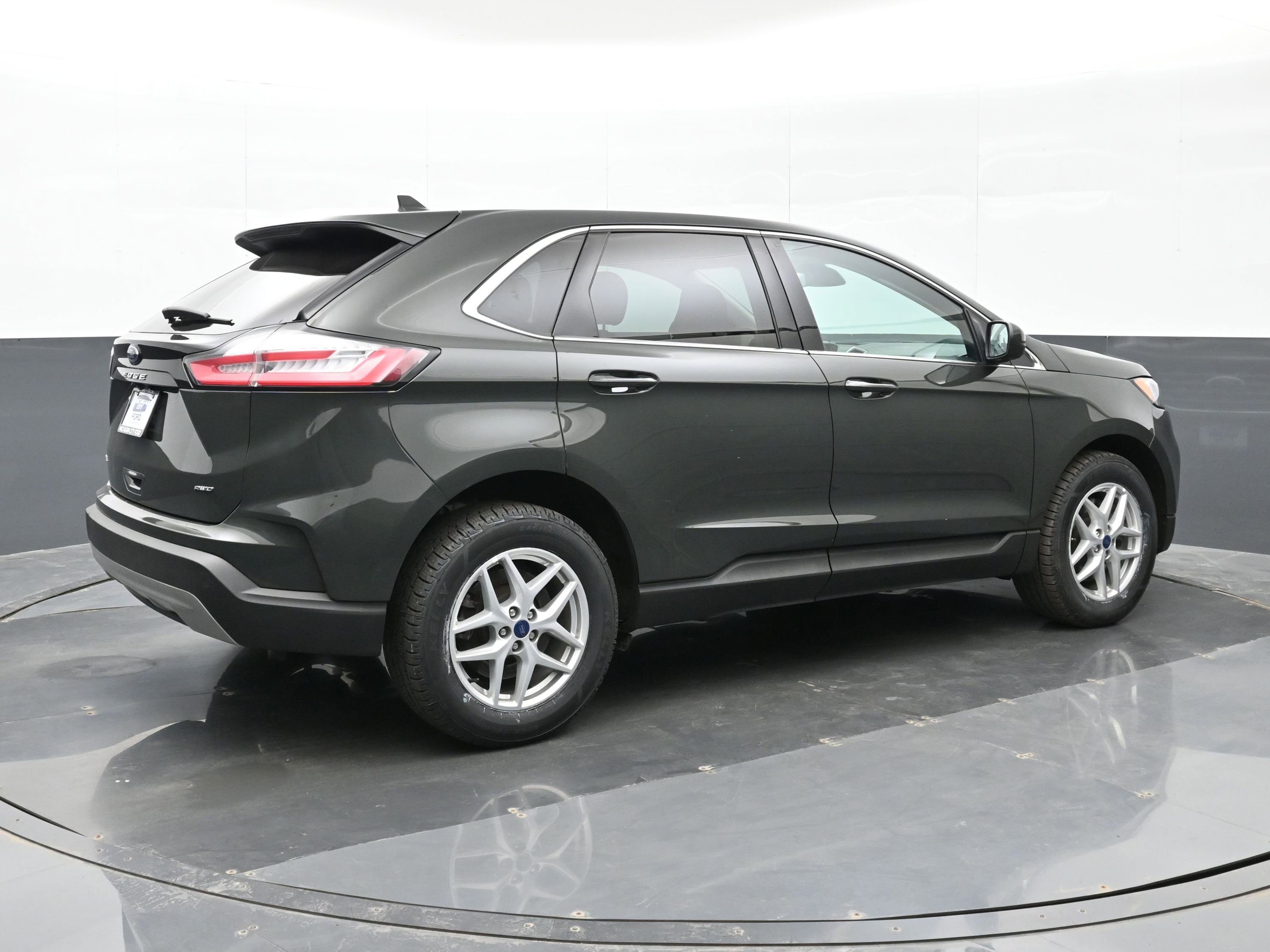 Used 2022 Ford Edge SEL image 8