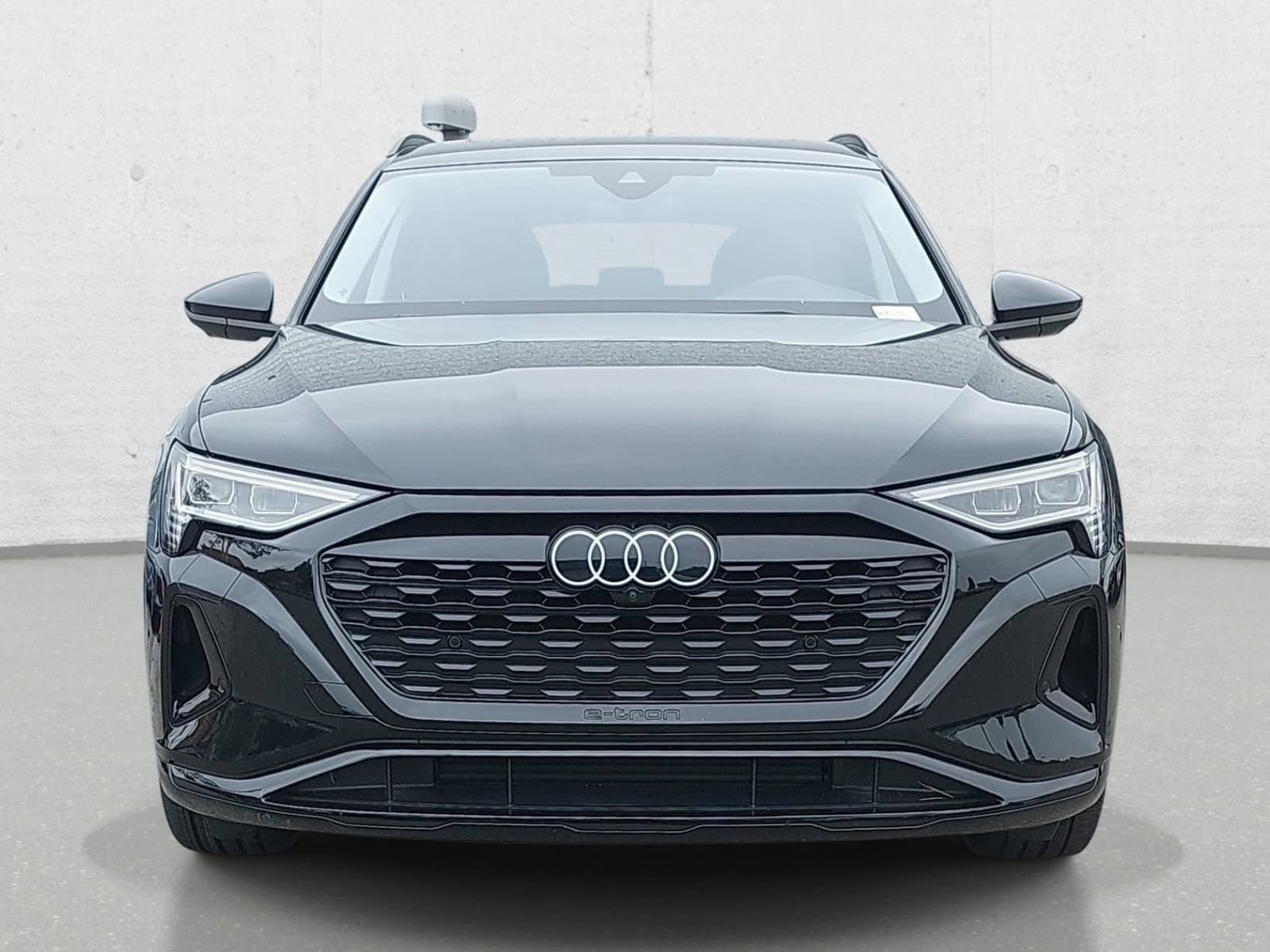 Used 2024 Audi Q8 e-tron Premium Plus w/ Premium Plus Package AWD/4WD image 2