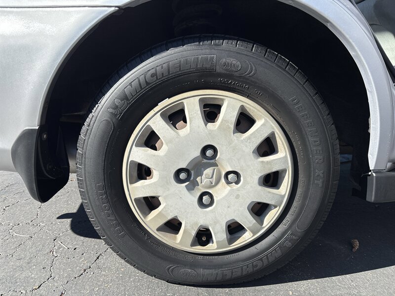 Used 2001 Honda Accord VP image 15
