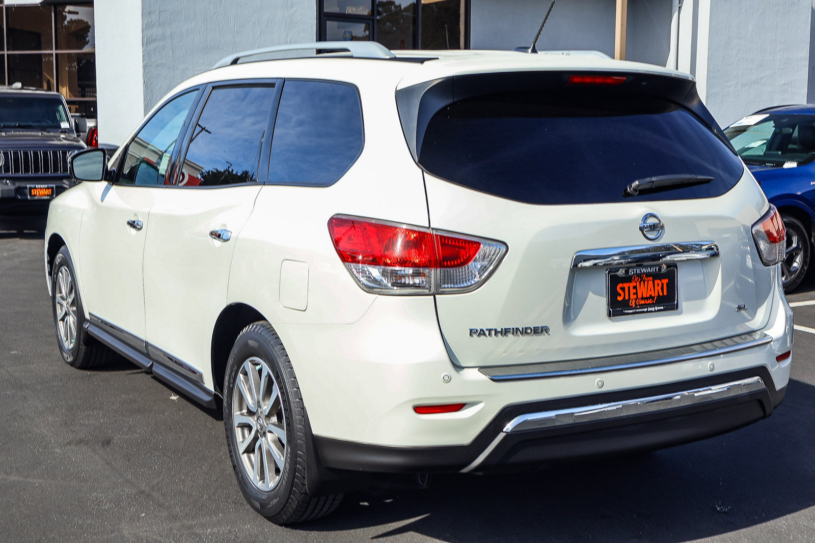 Used 2015 Nissan Pathfinder SL w/ Cargo Package image 22