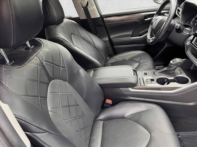 Certified 2020 Toyota Highlander Platinum AWD/4WD image 20