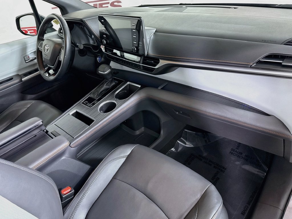 Certified 2021 Toyota Sienna XSE AWD/4WD image 36