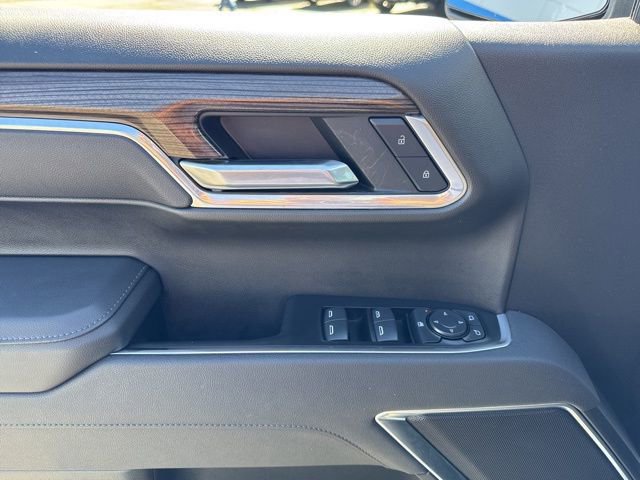 Used 2025 Chevrolet Silverado 1500 LT image 11