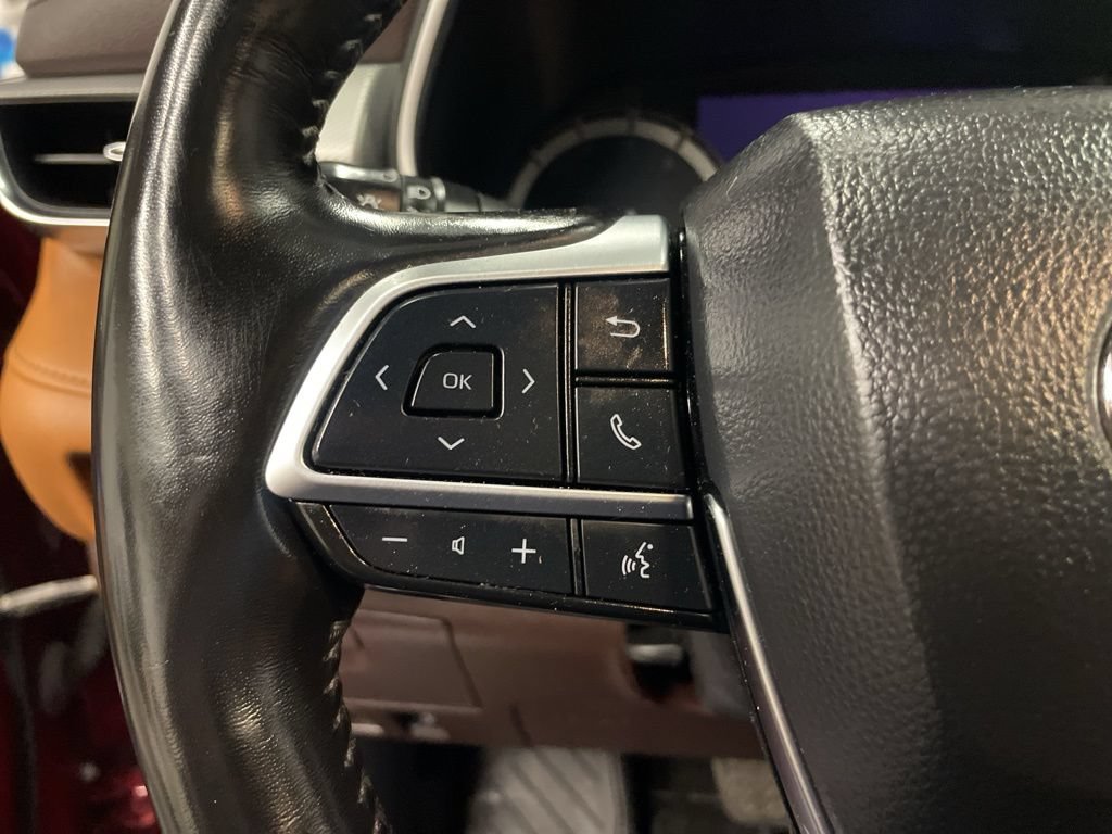 Used 2021 Toyota Highlander Platinum AWD/4WD image 24
