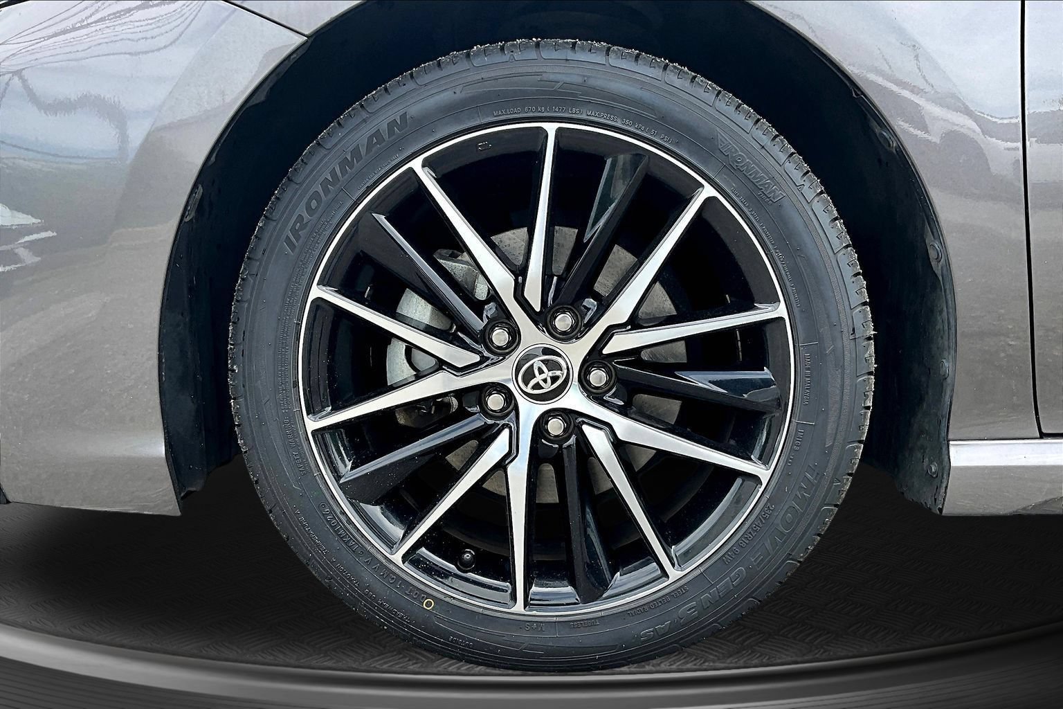 Used 2022 Toyota Camry SE FWD image 32