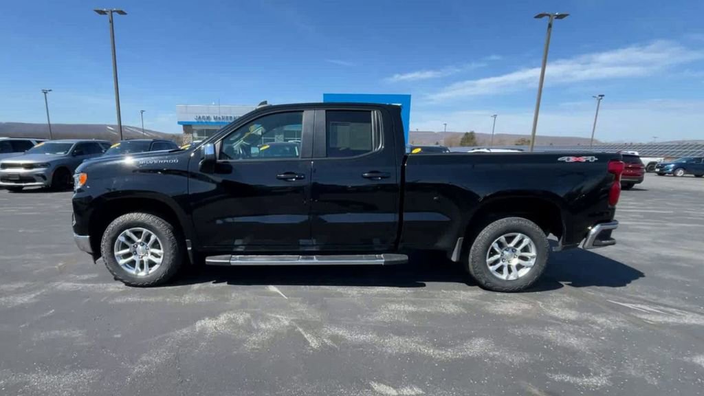 Used 2023 Chevrolet Silverado 1500 LT image 5