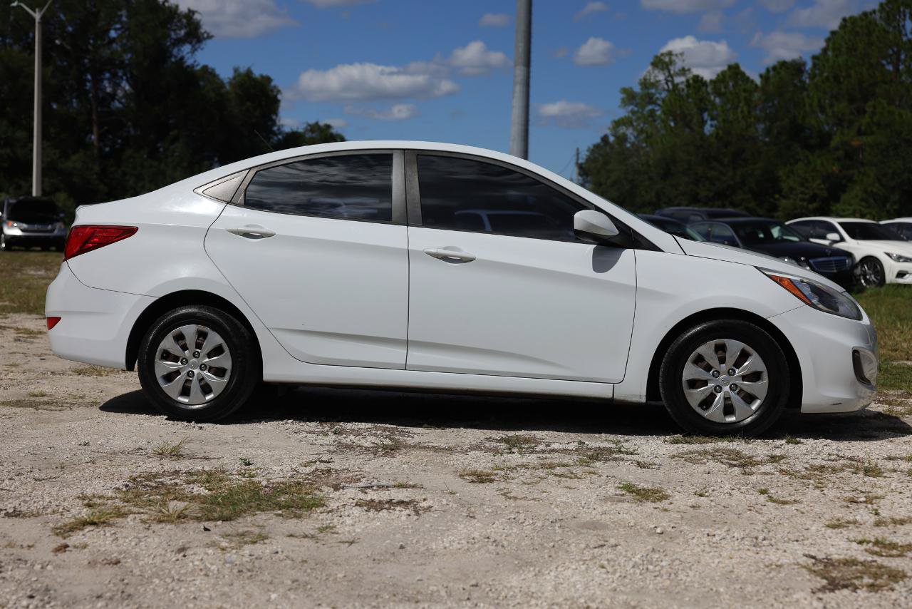 Used 2017 Hyundai Accent SE FWD image 13