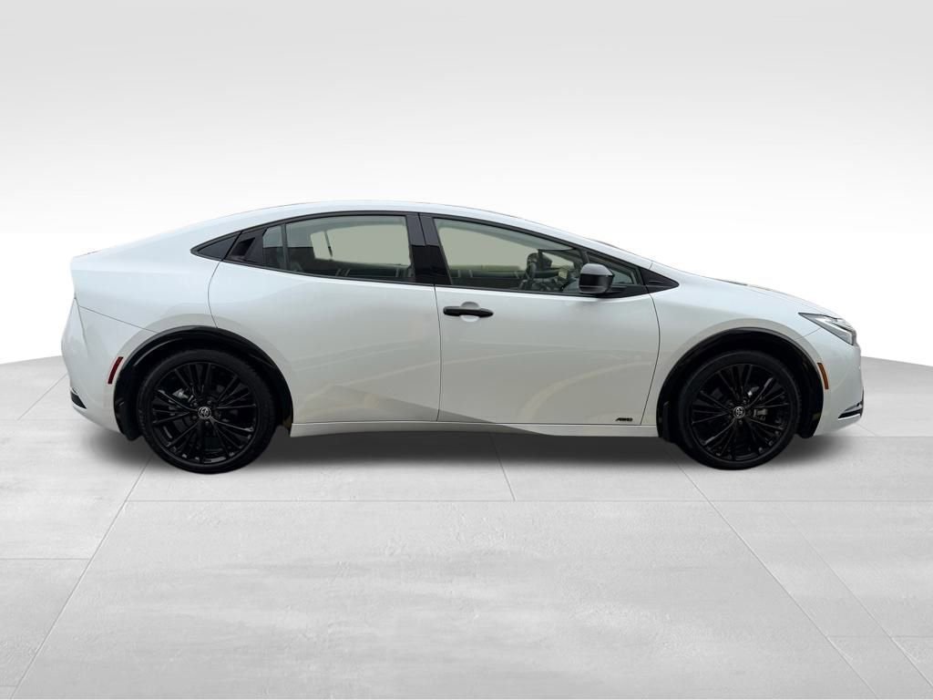 Used 2025 Toyota Prius AWD image 7