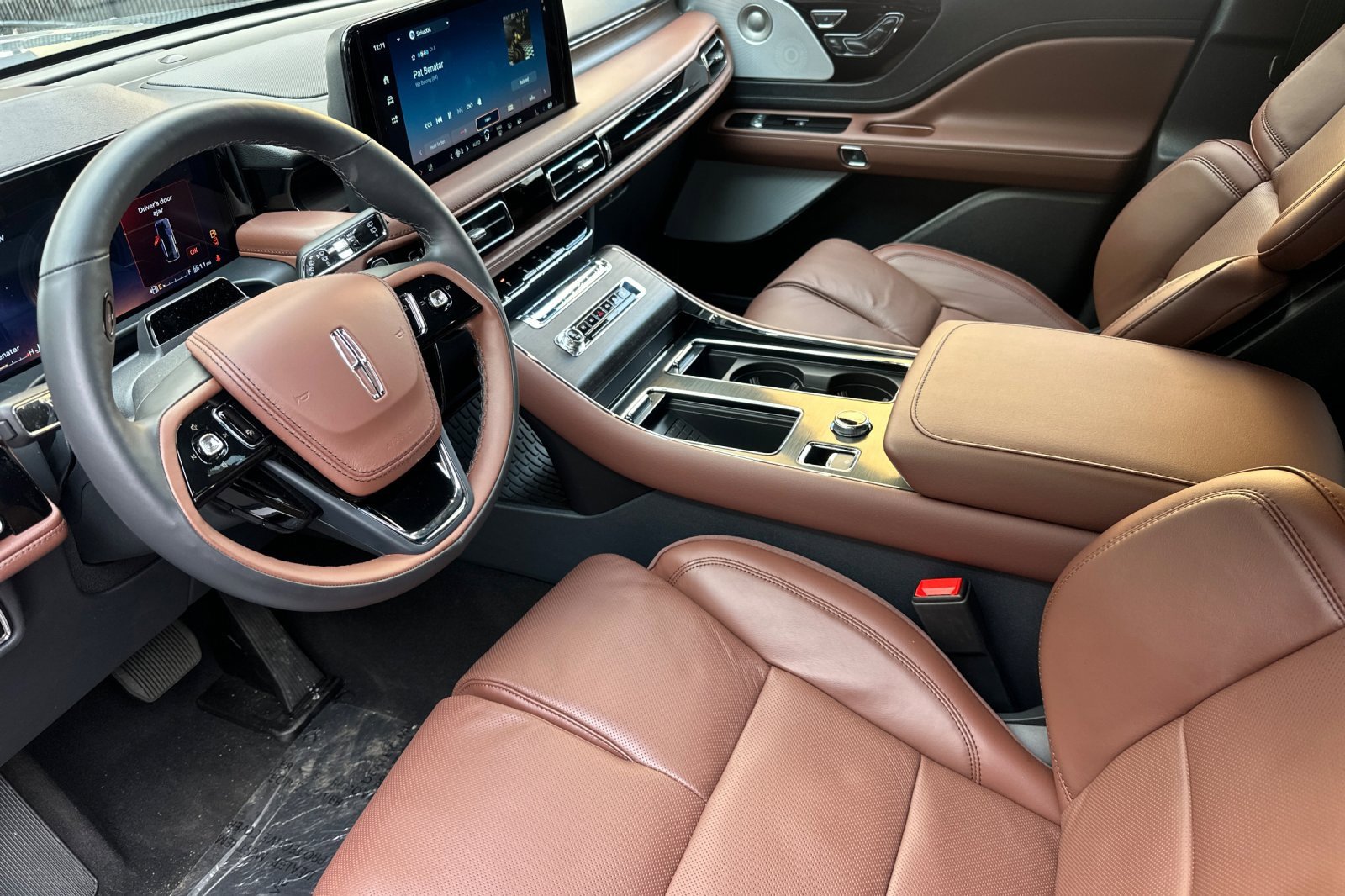 New 2026 Lincoln Aviator Reserve w/ Luxury Package image 9