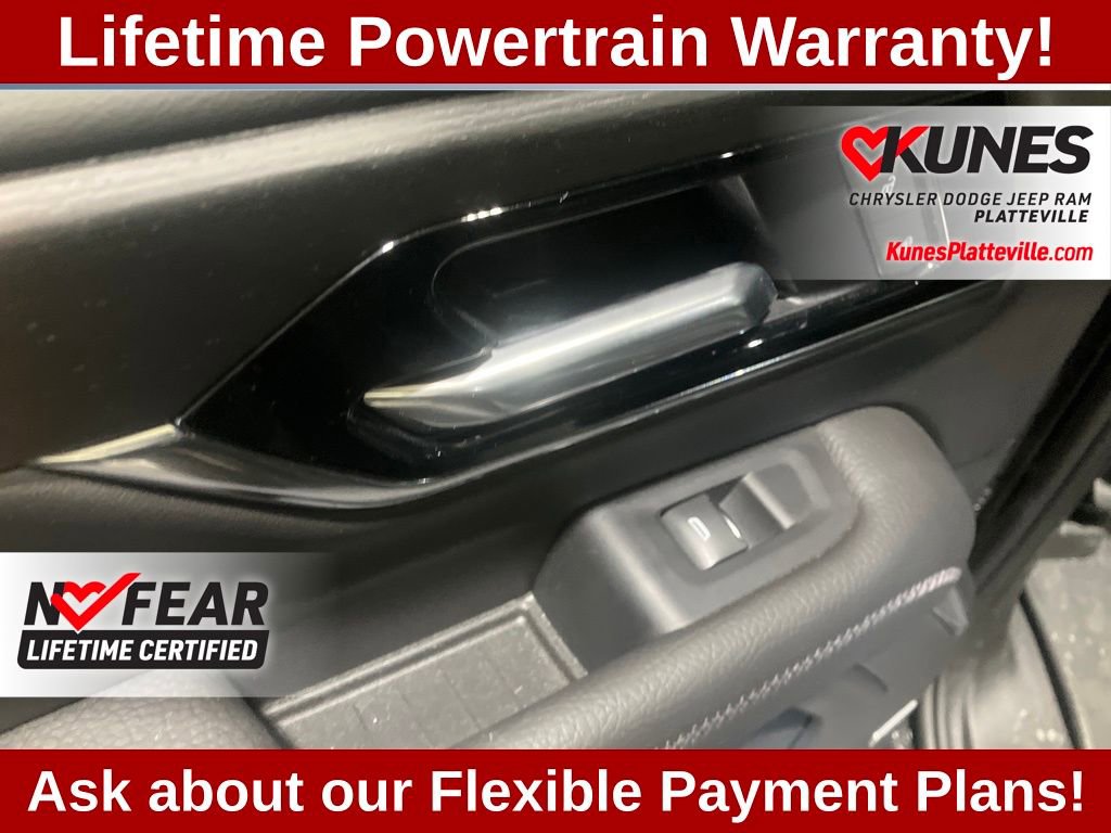 Used 2025 GMC Yukon Denali w/ LPO, Floor Liner Package image 25