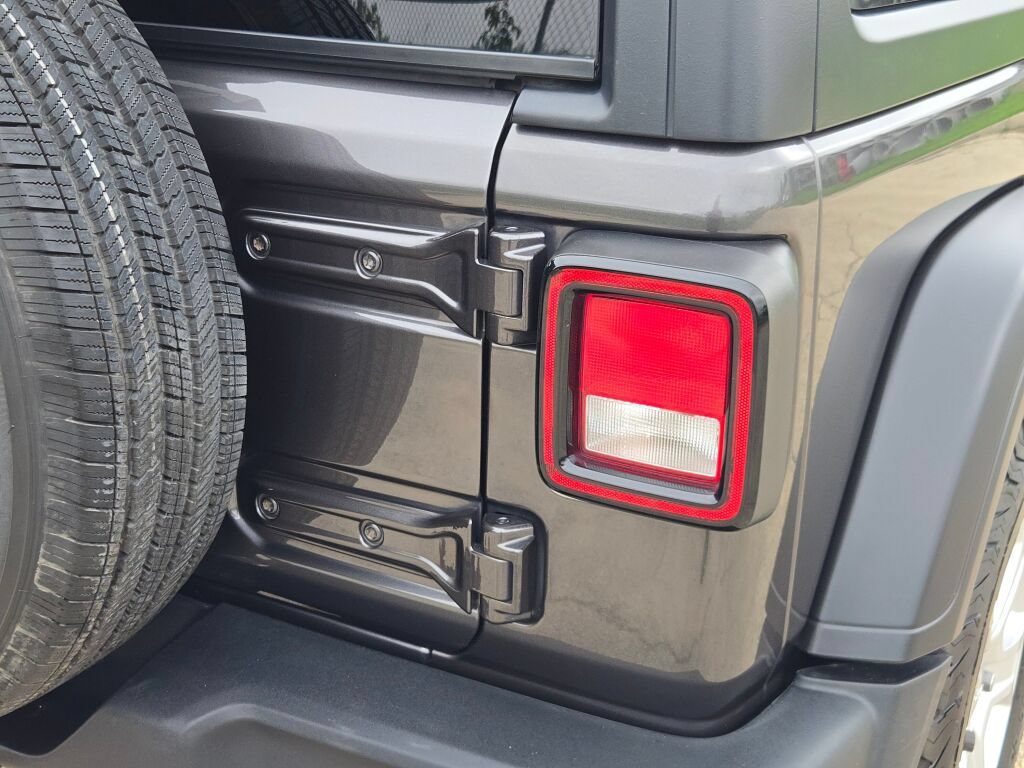 Used 2020 Jeep Wrangler Sport AWD/4WD image 11