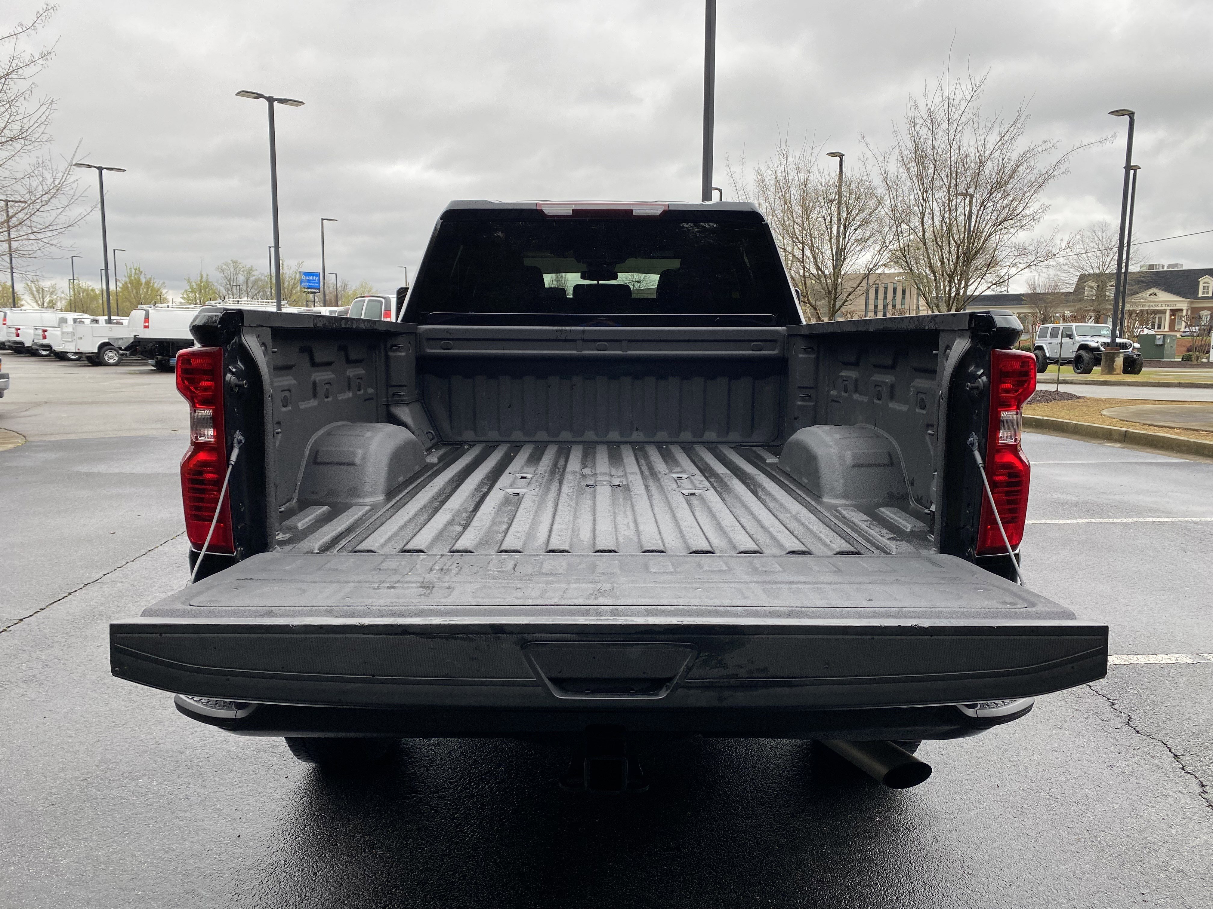 Used 2024 Chevrolet Silverado 2500 Custom w/ Custom Convenience Package image 11