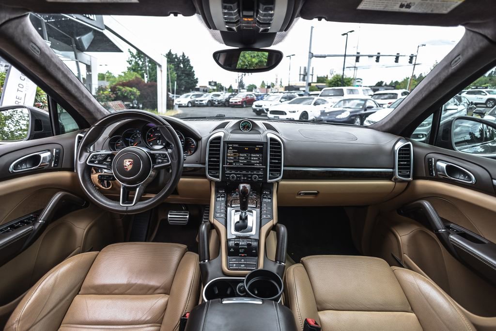Used 2016 Porsche Cayenne GTS AWD/4WD image 22