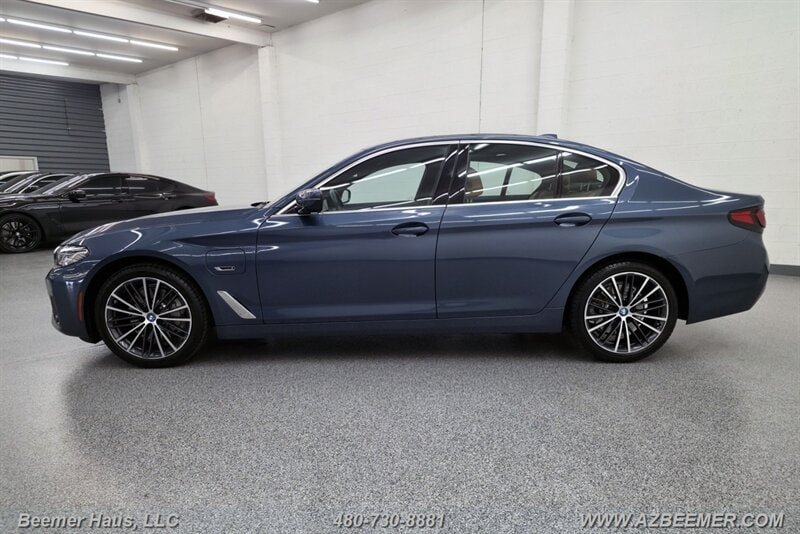 Used 2023 BMW 530e w/ Premium Package RWD image 6