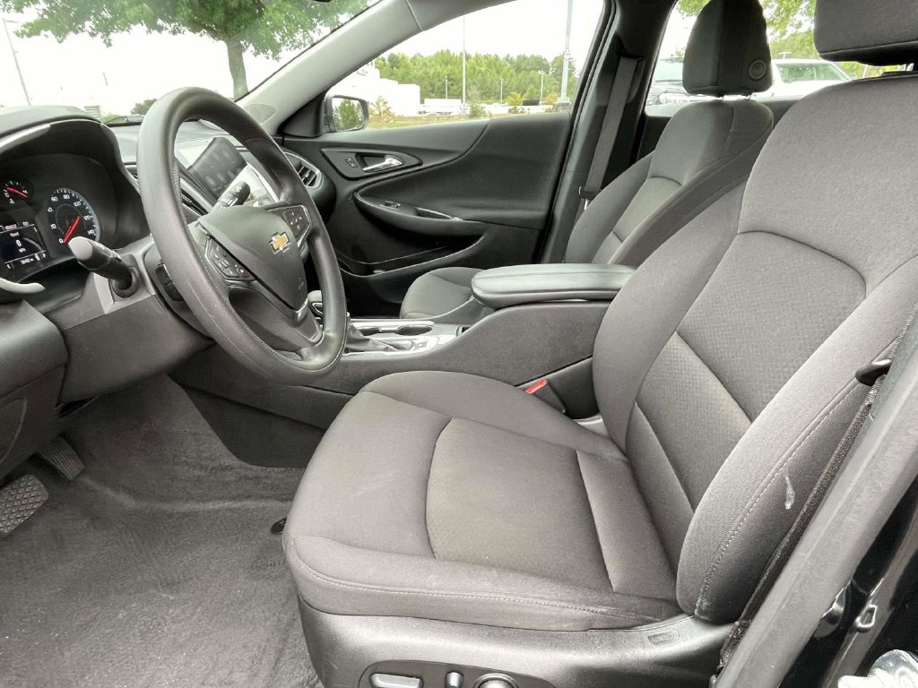 Used 2025 Chevrolet Malibu LT FWD image 24