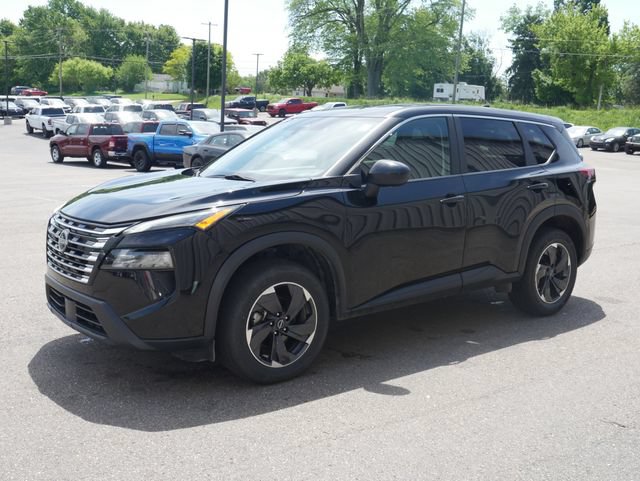 Used 2024 Nissan Rogue SV FWD image 4