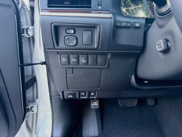Used 2016 Lexus ES 350 w/ Luxury Package w/Wood Trim FWD image 34