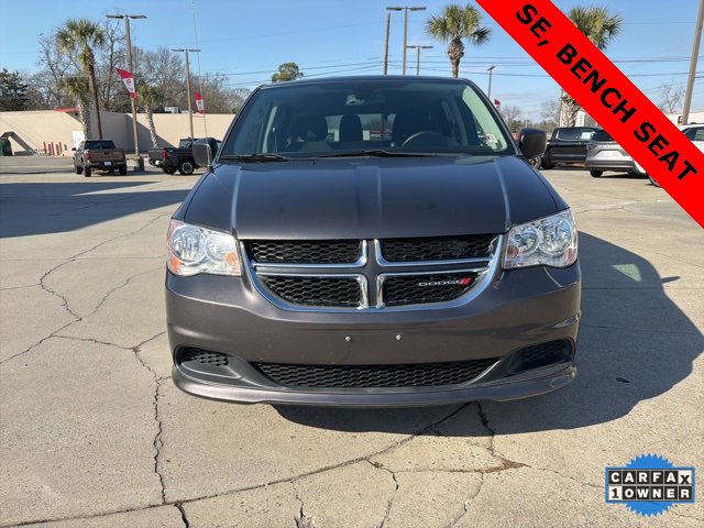 Used 2018 Dodge Grand Caravan SE w/ UConnect Hands-Free Group image 2