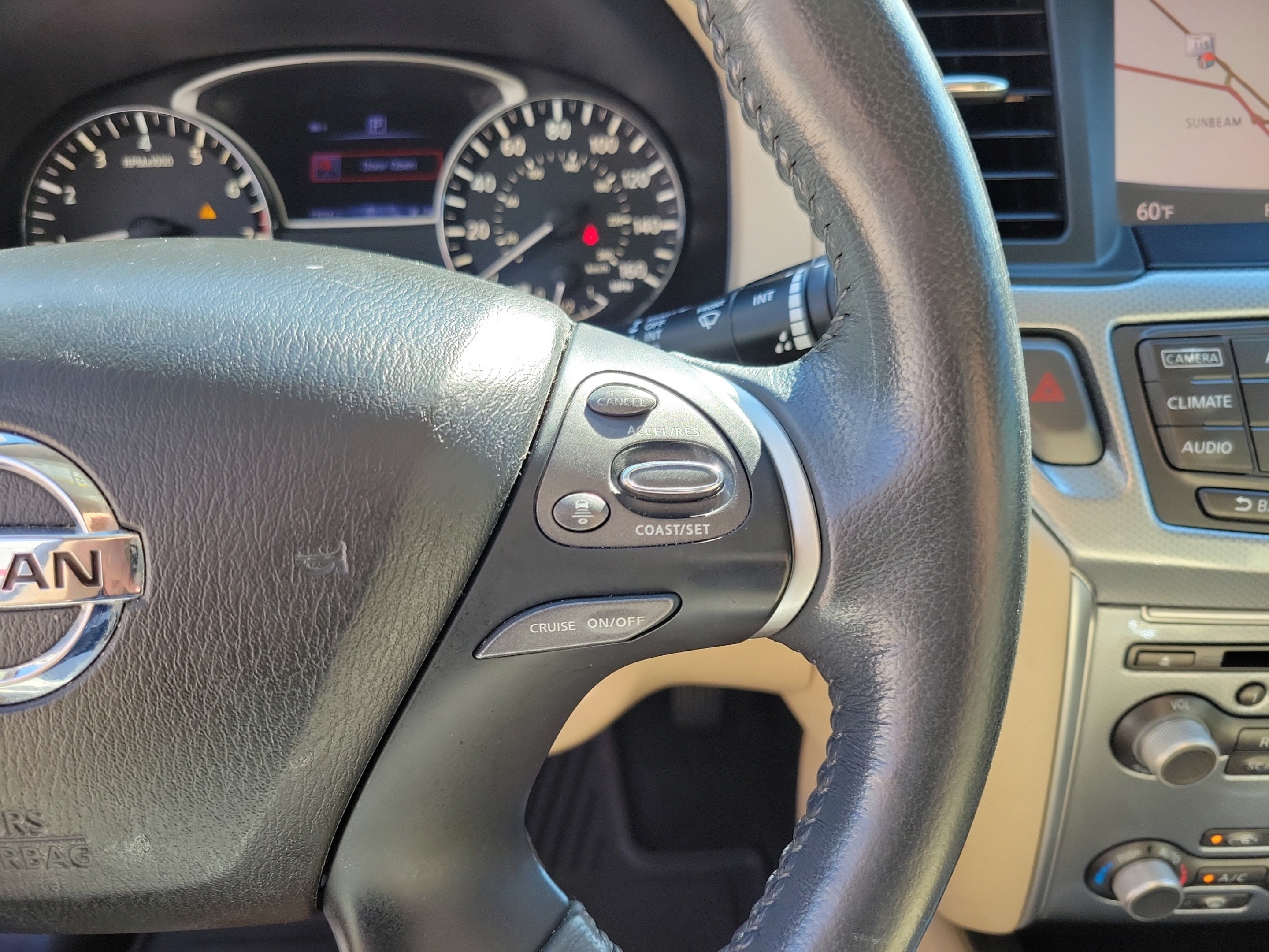 Used 2018 Nissan Pathfinder SL FWD image 14