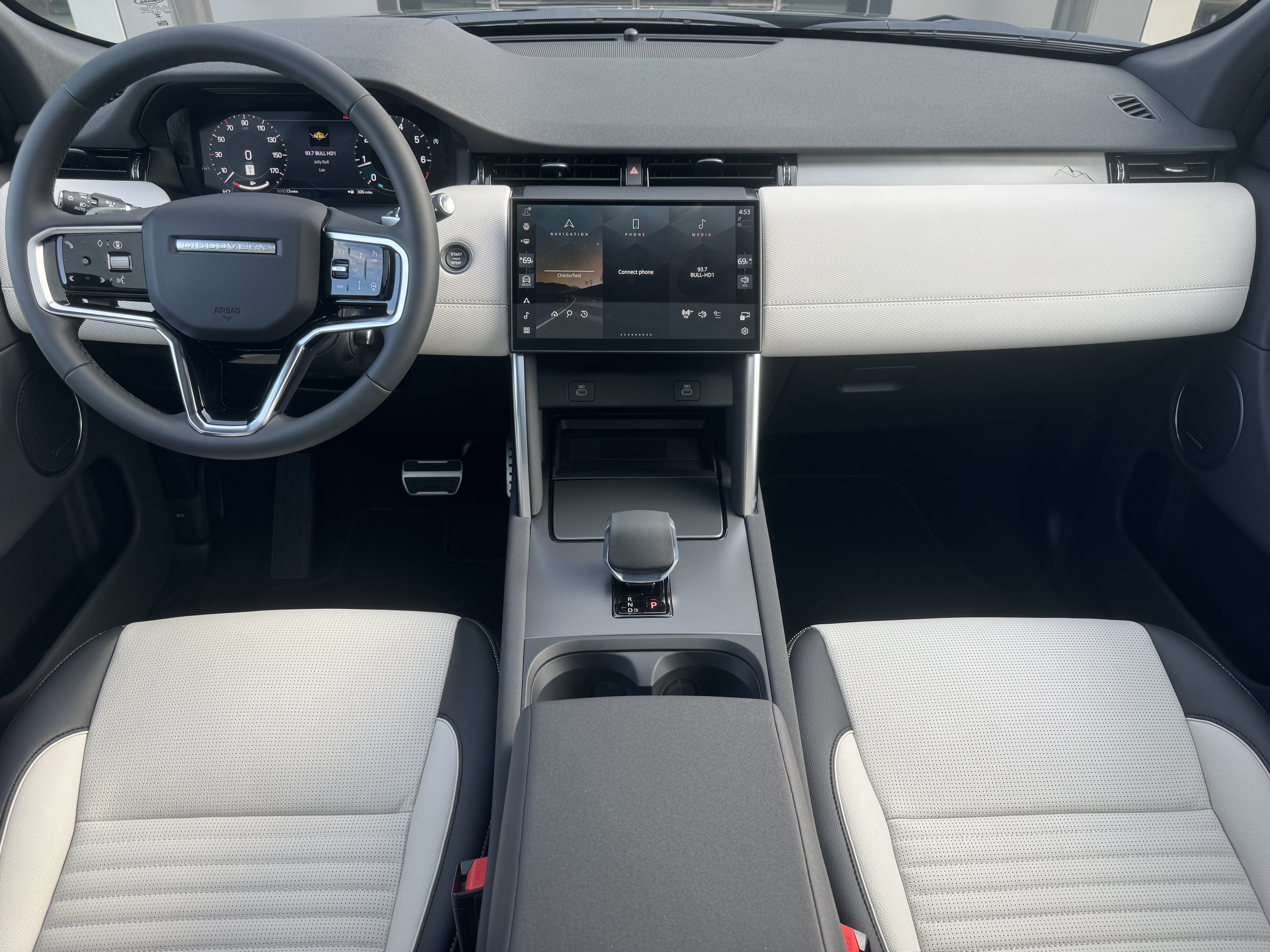 New 2026 Land Rover Discovery Sport Landmark AWD/4WD image 4
