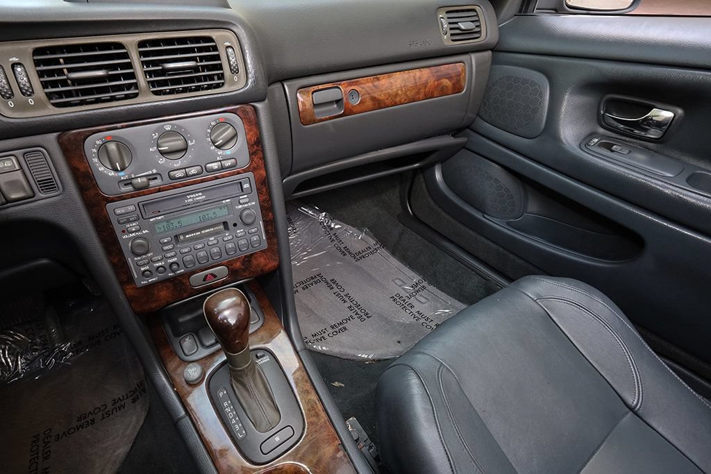 Used 2004 Volvo C70 HT FWD image 33