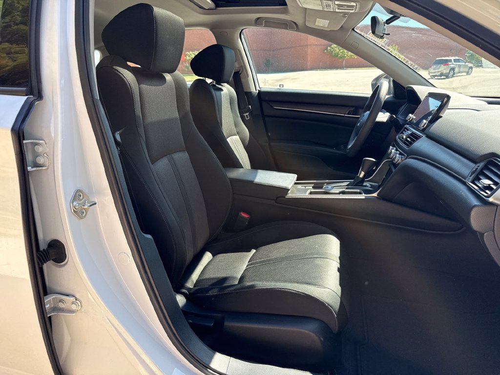 Used 2018 Honda Accord EX image 26
