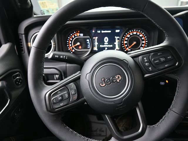Used 2025 Jeep Gladiator Sport image 8