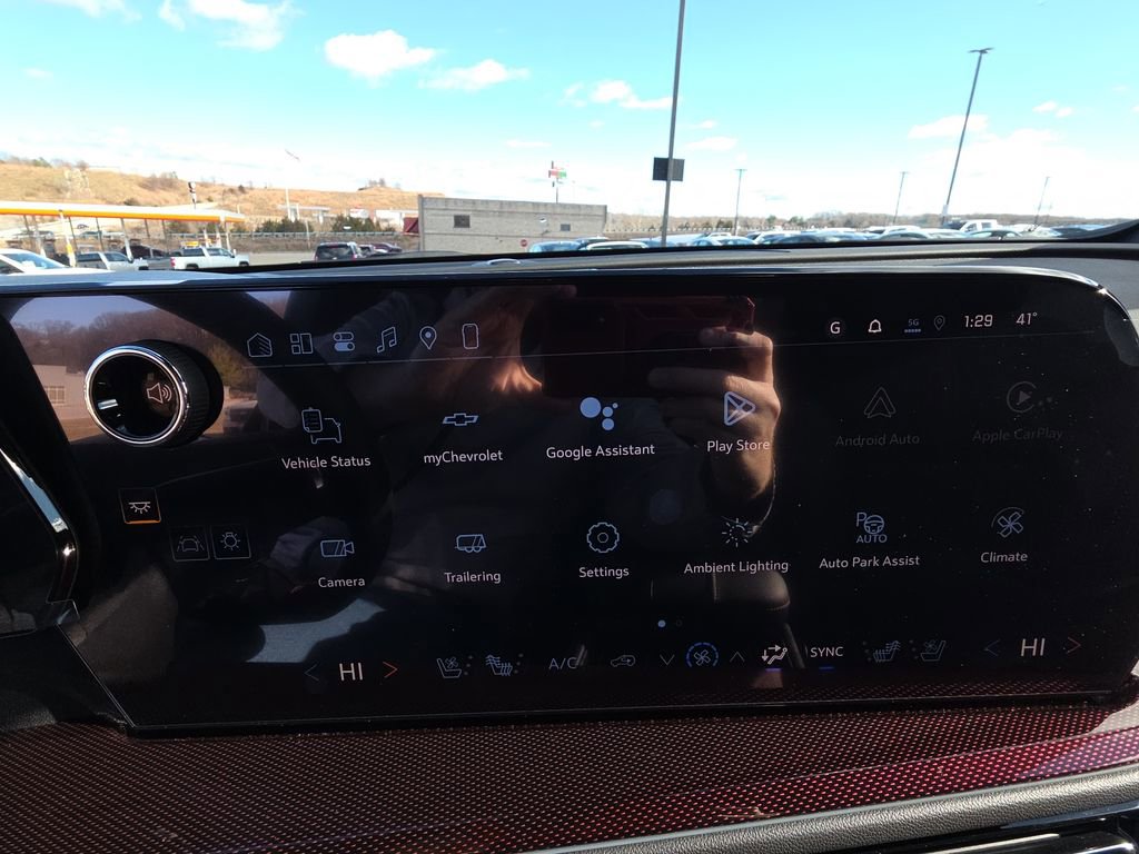New 2026 Chevrolet Traverse RS w/ LPO, Floor Liner Package AWD/4WD image 21