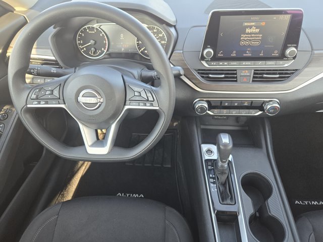 Used 2025 Nissan Altima 2.5 SV FWD image 27