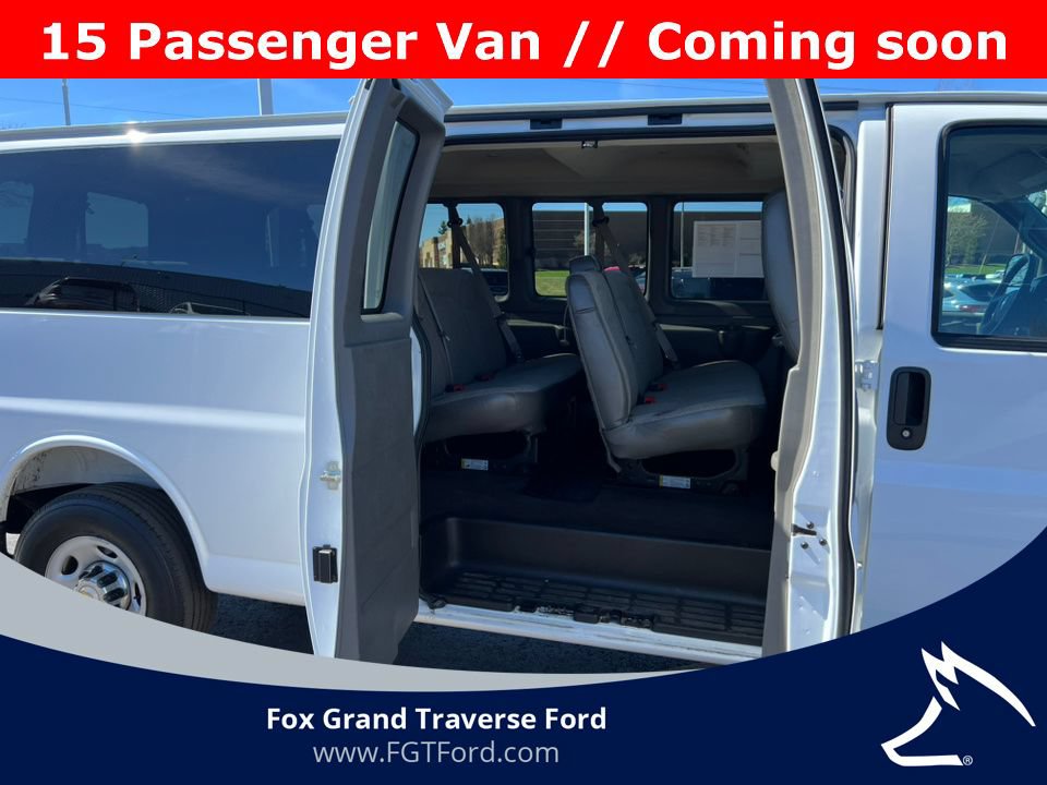 Used 2025 Chevrolet Express 3500 LT w/ LT Preferred Equipment Group RWD image 6
