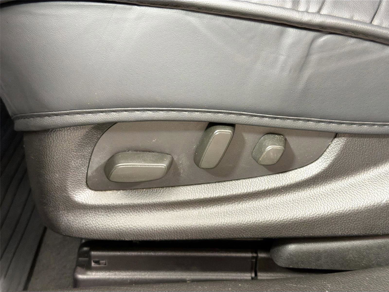 Used 2015 Buick LaCrosse FWD image 18