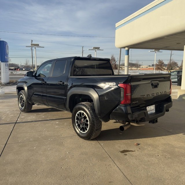 Used 2024 Toyota Tacoma TRD Off-Road image 5