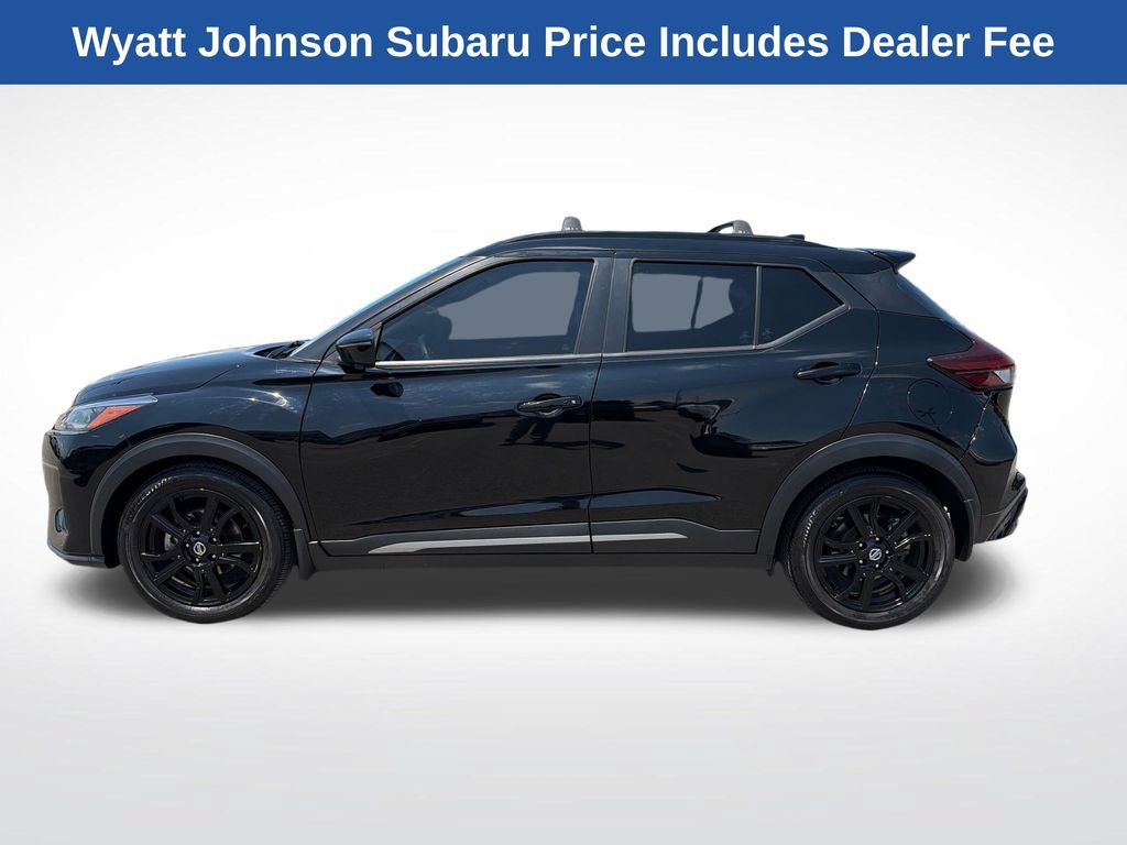 Used 2021 Nissan Kicks SR w/ SR Premium Package FWD image 3