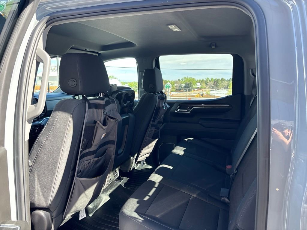 Used 2024 Chevrolet Silverado 1500 LT AWD/4WD image 8