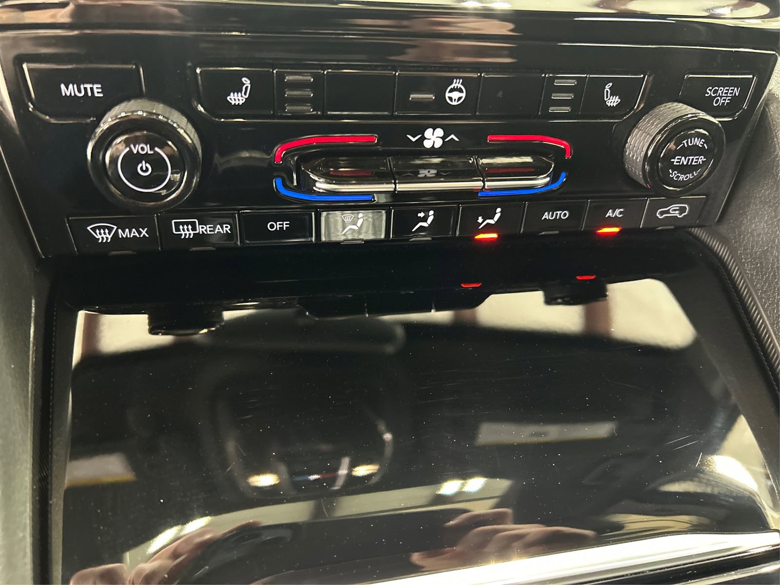 Used 2024 Jeep Grand Cherokee L Altitude image 28