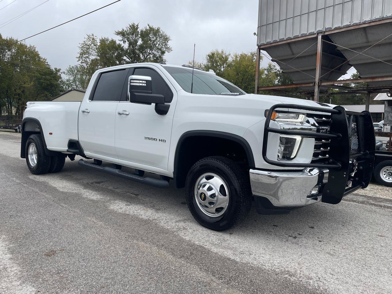 Used 2022 Chevrolet Silverado 3500 LTZ AWD/4WD image 9
