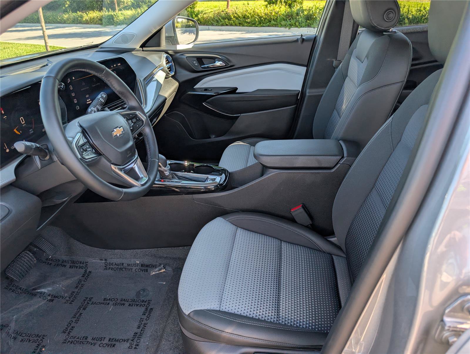 Used 2024 Chevrolet Trax LT w/ Driver Confidence Package FWD image 14
